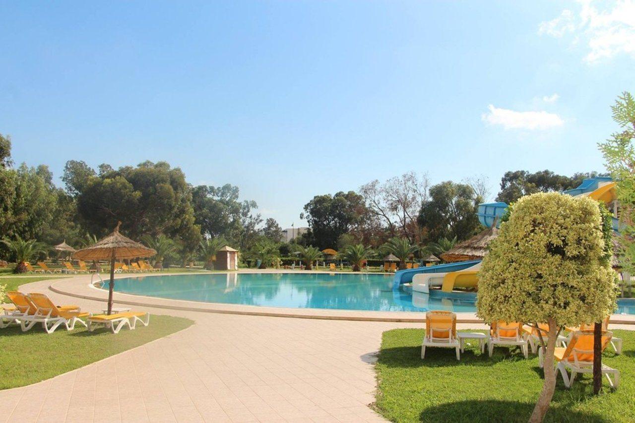 Hotel Prestige And Resort الحمامات المظهر الخارجي الصورة