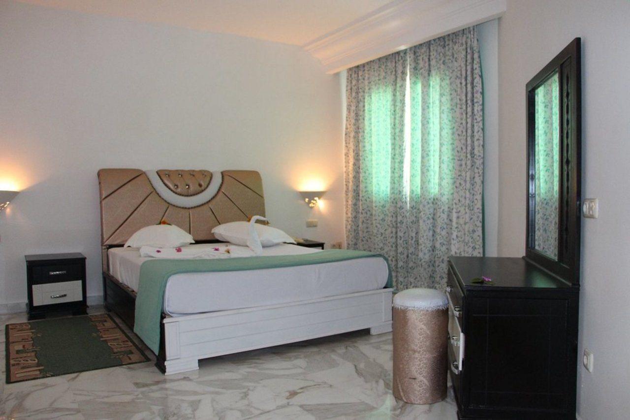 Hotel Prestige And Resort الحمامات المظهر الخارجي الصورة